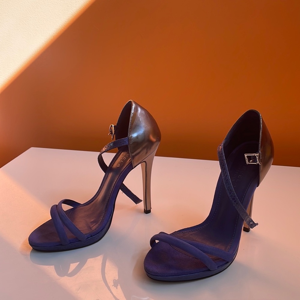 Strapy platform heels